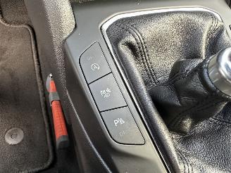 Ford Focus Wagon 1.0 EcoB Hybrid 135pk 6-bak Con - 97dkm nap - navi - airco - cruise - pdc - line + front assist - lmv picture 39