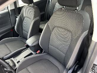 Ford Focus Wagon 1.0 EcoB Hybrid 135pk 6-bak Con - 97dkm nap - navi - airco - cruise - pdc - line + front assist - lmv picture 46