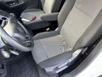 Citroën Berlingo 1.5 BlueHDI 99pk Club XL extra lang - 82dkm nap - navi - airco - cruise - apple carplay - 1e eig - lichtsensor picture 15