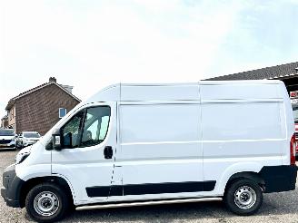 skadebil bedrijf Citroën Jumper 2.2 BlueHDi 120pk 6-bak S&S L2/H2 3.0t - 15dkm nap - 3pers - 2x camera - navi - front + line + side assist 2024/8