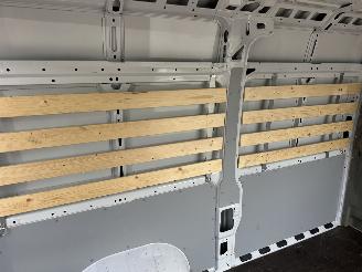 Citroën Jumper 2.2 BlueHDi 120pk 6-bak S&S L2/H2 3.0t - 15dkm nap - 3pers - 2x camera - navi - front + line + side assist picture 80