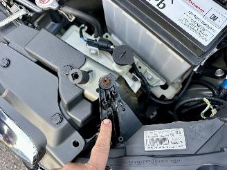 Peugeot 108 1.0 e-VTi 72pk Active 5drs - 96dkm nap - airco - led - elektr pakket - aux - usb - privacy glass - bwjr 2021 picture 13