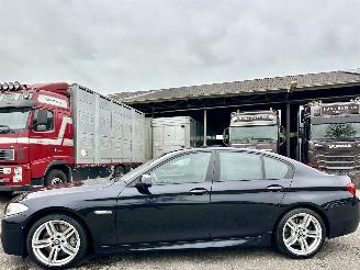 škoda osobní automobily BMW 5-serie 550i 4.4 V8 TwinTurbo 408pk 8-traps aut M-Sport - nap - b&o - schuifdak - massage - softclose - tv schermen - 360cam 2013/6