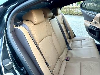 Lexus ES Gereserveerd 300H Hybrid 243pk aut + f1 Luxury Line - schuifdak - nap - front + line + side assist - stoelverw + koeling picture 63