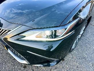 Lexus ES Gereserveerd 300H Hybrid 243pk aut + f1 Luxury Line - schuifdak - nap - front + line + side assist - stoelverw + koeling picture 118