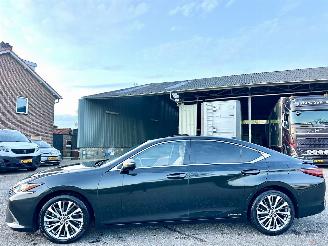 Lexus ES 300H Hybrid 243pk aut + f1 Luxury Line - schuifdak - nap - front + line + side assist - stoelverw + koeling 2020/10