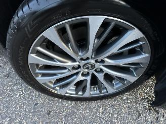 Lexus ES Gereserveerd 300H Hybrid 243pk aut + f1 Luxury Line - schuifdak - nap - front + line + side assist - stoelverw + koeling picture 94