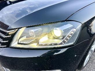 Volkswagen Passat 2.0 TDI 140pk aut Highl Exe Ed - pano - stoelverw v+a - dvd in hoofdst - xenon - standkachel picture 9