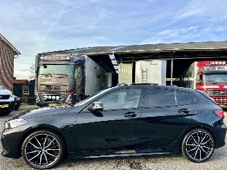 Damaged car BMW 1-serie 118D 150pk 2021/1