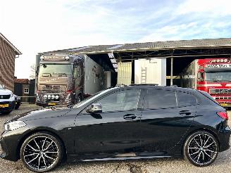 Unfallwagen BMW 1-serie 118D 150pk 2021/1