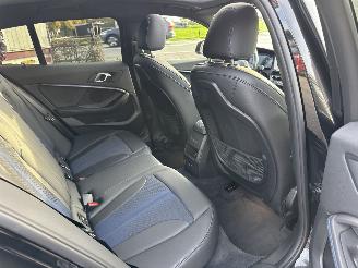 BMW 1-serie 118D 2.0 150pk 8-traps aut + f1 M-Sport - pano - front + line + side + park assist - sfeerverl - keyless - virtual picture 65
