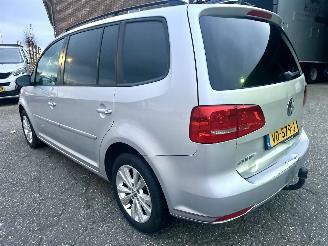 Volkswagen Touran VAN 1.6 TDI 105pk 7-Traps dsg aut Comf - nap - clima - cruise - trekh - lmv - privacy glass - luxe uitvoering picture 6