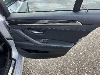 BMW 5-serie Touring 520i 184pk 8-traps aut Luxury Ed - nap - leer - stoelverw - elektr trekh + stuur - memory l+r picture 57