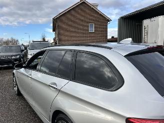 BMW 5-serie Touring 520i 184pk 8-traps aut Luxury Ed - nap - leer - stoelverw - elektr trekh + stuur - memory l+r picture 14