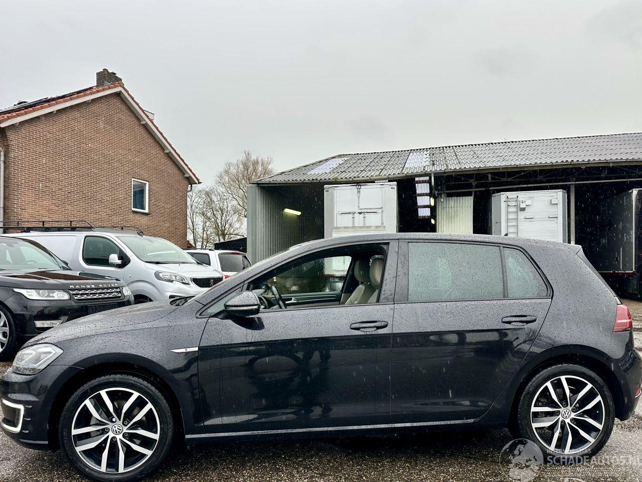 Volkswagen e-Golf 7.5 aut Highl - nap - virtual - keyless - leer - stoelverw - sfeerverl - cam - front + line + side assist