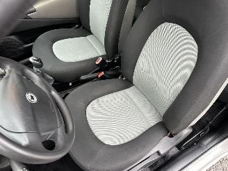 Lancia Ypsilon 1.2-16V 80pk Argento - nap - airco - cruise contr - lmv - nieuw apk 10-11-2026 - elektr ramen picture 14