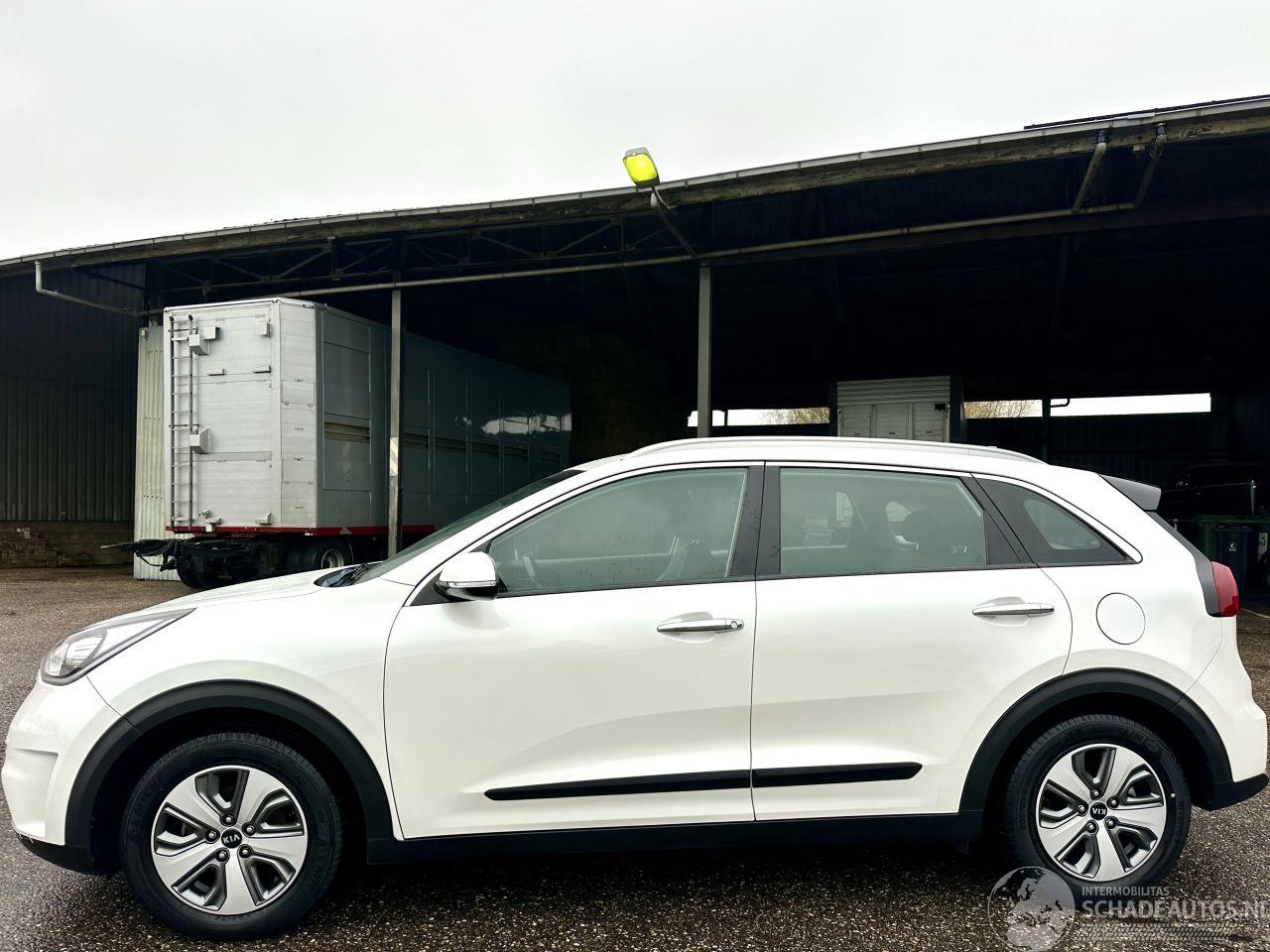 Kia Niro 1.6 GDi Hybrid ExecutiveLine - 77dkm nap - navi - camera - trekh - pdc - half leer - line assist