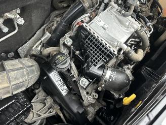 Volkswagen Transporter 2.0 TDI 150pk 6-bak Lang 3pers - 2x schuifdeur - nap - camera - navi - airco - cruise - pdc - trekh - facelift picture 51