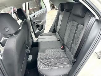 Volkswagen T-Roc Gereserveerd 1.5 TSI 150pk 7-Traps aut Life - 7dkm nap - navi - cam - virtual - front + line + park assist - keyless picture 49