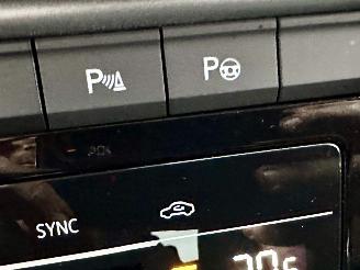 Volkswagen T-Roc Gereserveerd 1.5 TSI 150pk 7-Traps aut Life - 7dkm nap - navi - cam - virtual - front + line + park assist - keyless picture 16