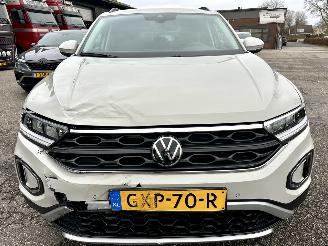 Volkswagen T-Roc Gereserveerd 1.5 TSI 150pk 7-Traps aut Life - 7dkm nap - navi - cam - virtual - front + line + park assist - keyless picture 3