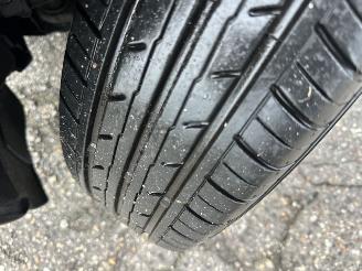 Toyota iQ 1.0 VVTi 68pk automaat Aspiration - 44dkm nap - navi - clima - keyless entry + start - lmv - pdc picture 70