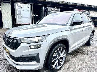 Skoda Kodiaq 1.5 TSI 150pk 7-traps aut Sportline - nap - nardo grey - keyless - virtual - sfeerverl - stuurverw - cam - memory picture 2