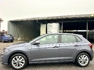 Coche accidentado Volkswagen Polo 1.0 TSI 95pk Style 5drs - nap - iq full led - virtual - clima - cruise - acc - front + line assist - facelift 2021/12