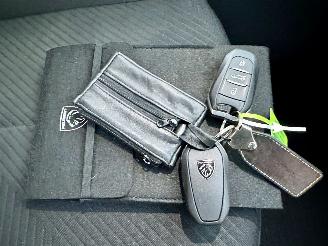 Peugeot 308 1.6 Plug-in Hybrid 191pk aut + f1 Active Pack Bus - nap - 1e eig - clima - cruise - carplay - pdc - line assist picture 23