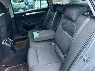 Skoda Superb 2.0 TDI 150pk 6-bak euro.6 Style Bus - nap - navi - camera - front + side + park assist - keyless entry + start picture 23