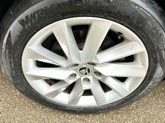 Skoda Superb 2.0 TDI 150pk 6-bak euro.6 Style Bus - nap - navi - camera - front + side + park assist - keyless entry + start picture 89