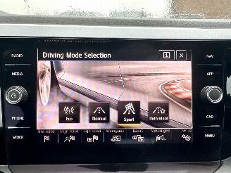 Volkswagen Polo Gereserveerd 1.0 TSI 95pk aut + f1 Highline - nap - pano - sfeerverl - virtual - acc - front assist - carplay - pdc v+a picture 22