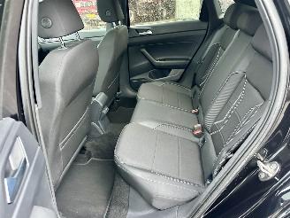 Volkswagen Polo Gereserveerd 1.0 TSI 95pk aut + f1 Highline - nap - pano - sfeerverl - virtual - acc - front assist - carplay - pdc v+a picture 64