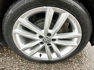 Volkswagen Polo Gereserveerd 1.0 TSI 95pk aut + f1 Highline - nap - pano - sfeerverl - virtual - acc - front assist - carplay - pdc v+a picture 78