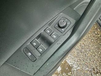 Volkswagen Polo Gereserveerd 1.0 TSI 95pk aut + f1 Highline - nap - pano - sfeerverl - virtual - acc - front assist - carplay - pdc v+a picture 39