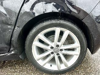 Volkswagen Polo Gereserveerd 1.0 TSI 95pk aut + f1 Highline - nap - pano - sfeerverl - virtual - acc - front assist - carplay - pdc v+a picture 90