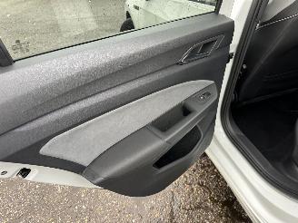 Volkswagen Golf 1.5 eTSI aut + f1 162pk R-Line - pano - hud - keyless - virtual - front + line + side + park assist picture 74