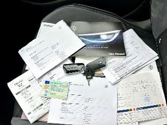Volkswagen Golf 1.5 eTSI aut + f1 162pk R-Line - pano - hud - keyless - virtual - front + line + side + park assist picture 18