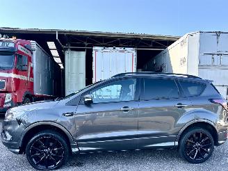 krockskadad bil auto Ford Kuga 1.5 EcoB Turbo 150pk 6-bak ST-Line - nap - navi - xenon - park assist - leer + alcantara - zwarte hemel - keyless 2017/9