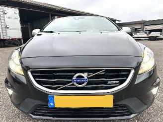 Volvo V-40 Gereserveerd 2.0 D4 230pk 6-bak R-Design - xenon - getuned - leer - navi - stoelverw - lmv - memory pakket picture 3