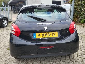 Peugeot 208 1.0 VTi Access COOL  2E eigenaar motor loopt op 2 cil ,rijdt nog wel (ZIE 3E FOTO) picture 10
