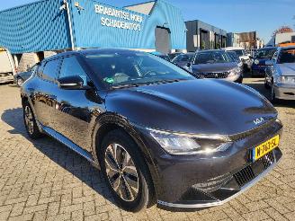 Vaurioauto  passenger cars Kia EV6 Kia EV6 Plus 77.4 kWh RIJDBAAR range 530km nwpr €52000 1e eigenaar 2021/12