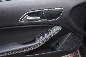 Mercedes GLA Klasse 180 122Pk *Navi/Clima/Camera picture 10