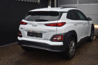 Hyundai Kona 39Kwh Comfort 136Pk SOH 100% *Navi/Clima/Camera/stoelverwarming picture 4