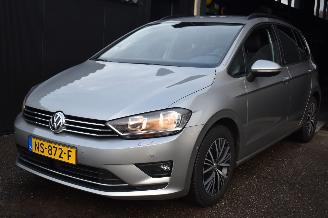 Schadeauto Volkswagen Golf Sportsvan 1.6 TDI Comfortline 110Pk *Navi/Clima/Stoelverwarming 2016/9