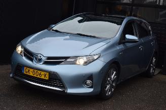 skadebil auto Toyota Auris 1.8 Hybrid Lease Pro 99Pk *Navi/Airco/Camera/Stoelverwarming 2013/4