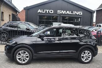 damaged passenger cars Volkswagen T-Cross 1.0 Tsi Style AUT 110Pk  *Naiv/Clima/Camera 2023/1