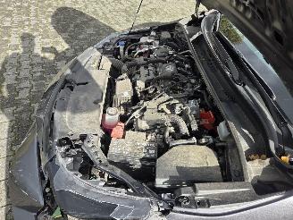 Toyota Corolla 1.8 HYBR picture 12