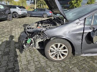 Toyota Corolla 1.8 HYBR picture 13