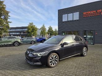 Volkswagen Golf STYLE / NAVI / CAMERA / STOELVERW /20 DKM picture 2